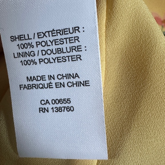 RW & Co Top, soft yellow floral, flowy, lined, cottage core, size M - Picture 7 of 9